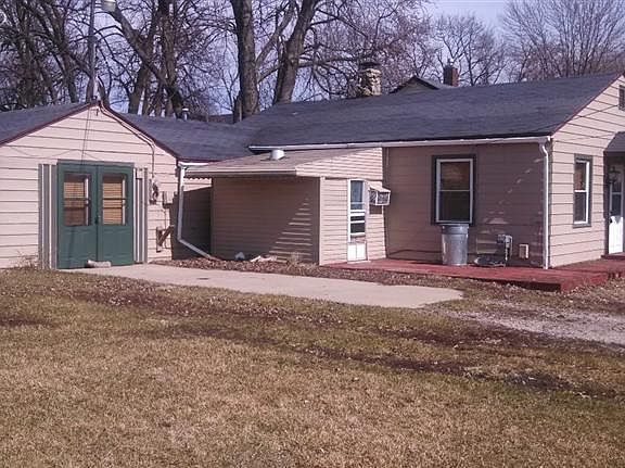 2nd image of 207 Park St