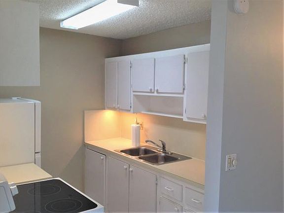 5th image of 3915 S Flagler Dr APT 317