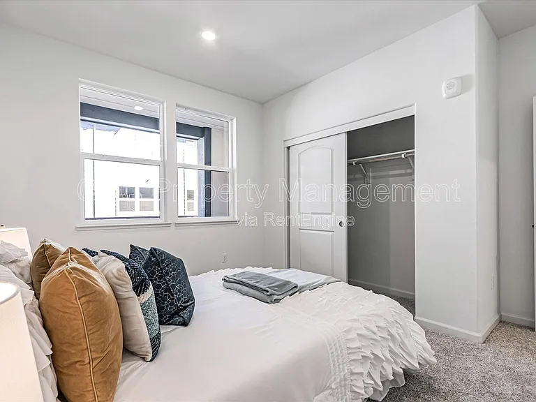 379 Lundy Pl — Photo 11