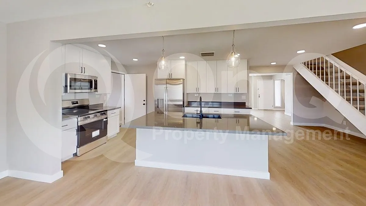 3 bed, 2.0 bath, 1531 sqft, $2,199 — Photo 3