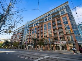 1005 King St W