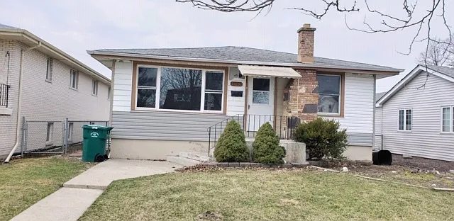 11032 Major Ave photo 1