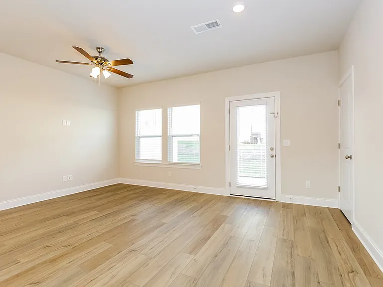 1725 Tahoma Dr — Photo 4
