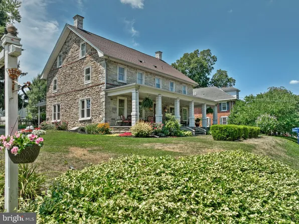 2578 Old Philadelphia Pike, Smoketown, PA 17576