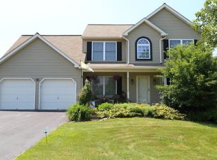 108 Bittersweet Path, Willow Street, PA 17584