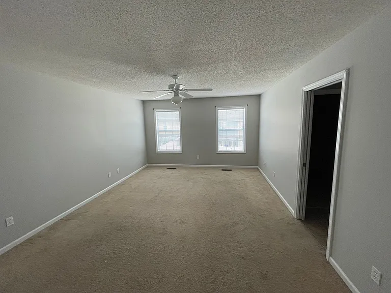 216 Claremont Ave — Photo 11