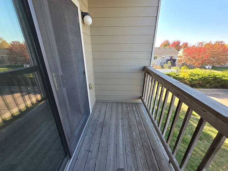 Eastern Hills Apartments — Photo 19