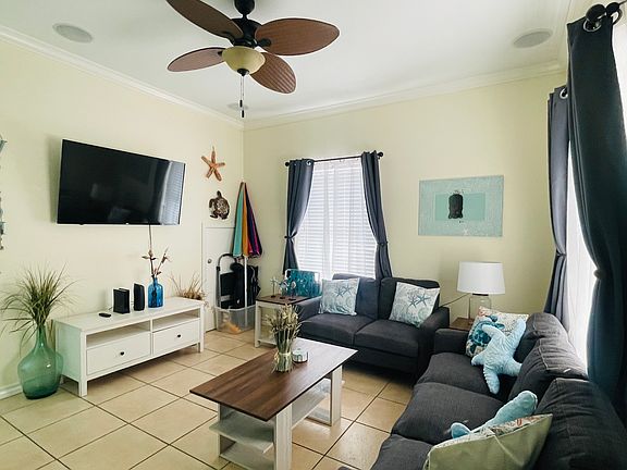 3rd image of 105 E Pompano St #2