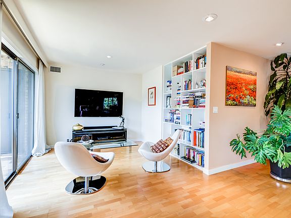 5th image of 1740 Mission Hills Rd APT 402