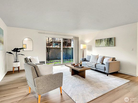 3rd image of 11112 NE 68th Street #314