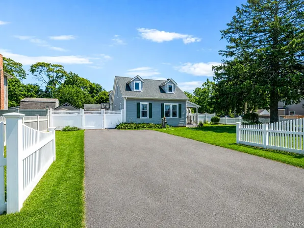 89 Avery Avenue, Patchogue, NY 11772