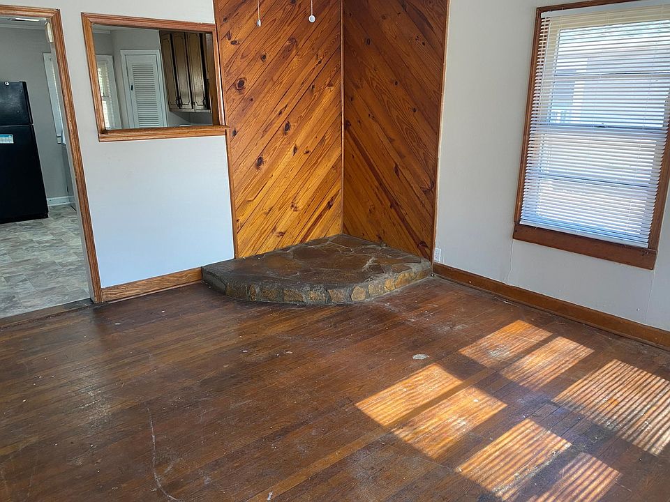 1st image of 1109 Dewey St