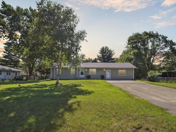 12570 Dorr Rd, Rockton, IL 61072