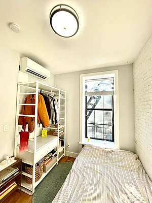 Rented by Pear NYC LLC | media 39