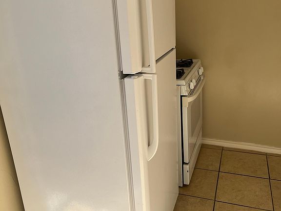 2nd image of 605 W Patton St #605