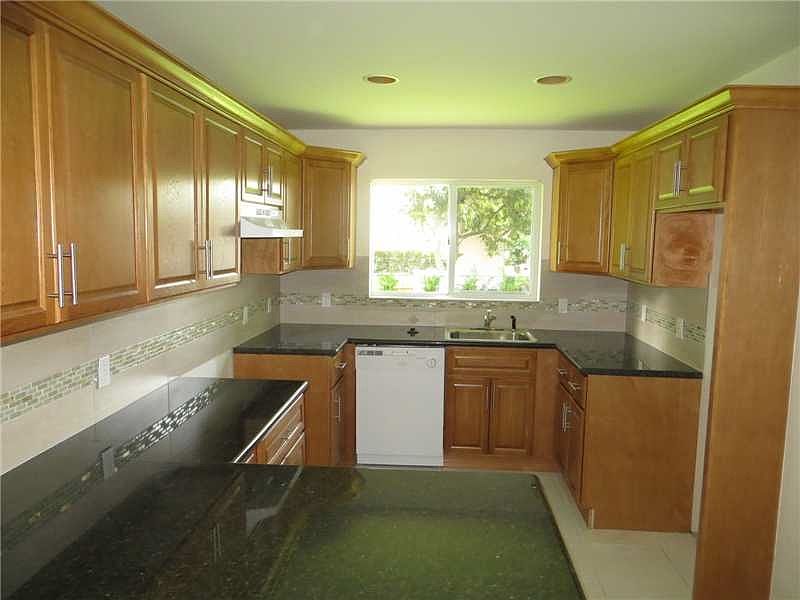 2nd image of 2512 NE 184th St
