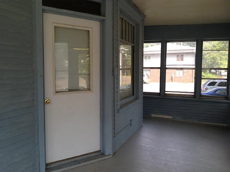 518 Locust St — Photo 6