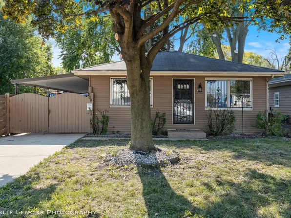 308 Old Indian Trl, Aurora, IL 60506