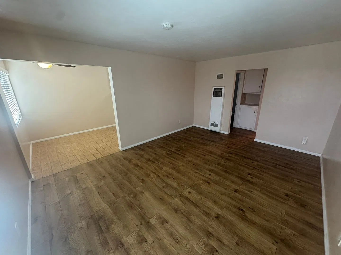 Texas St 4352 — Photo 2