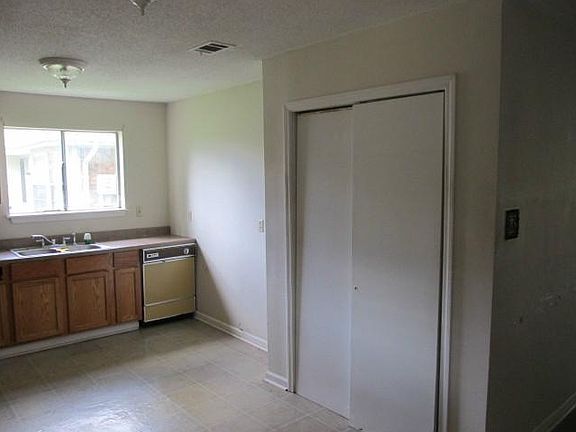 3rd image of 2321 Cypress Acres Dr