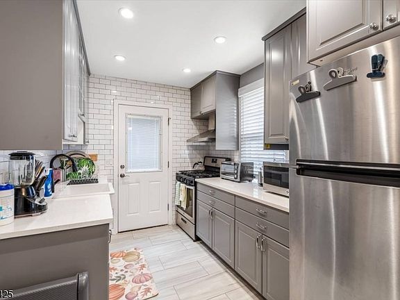 4th image of 1434 Madison Pl