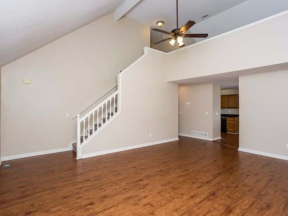 3rd image of 131 Turners Grove Ln