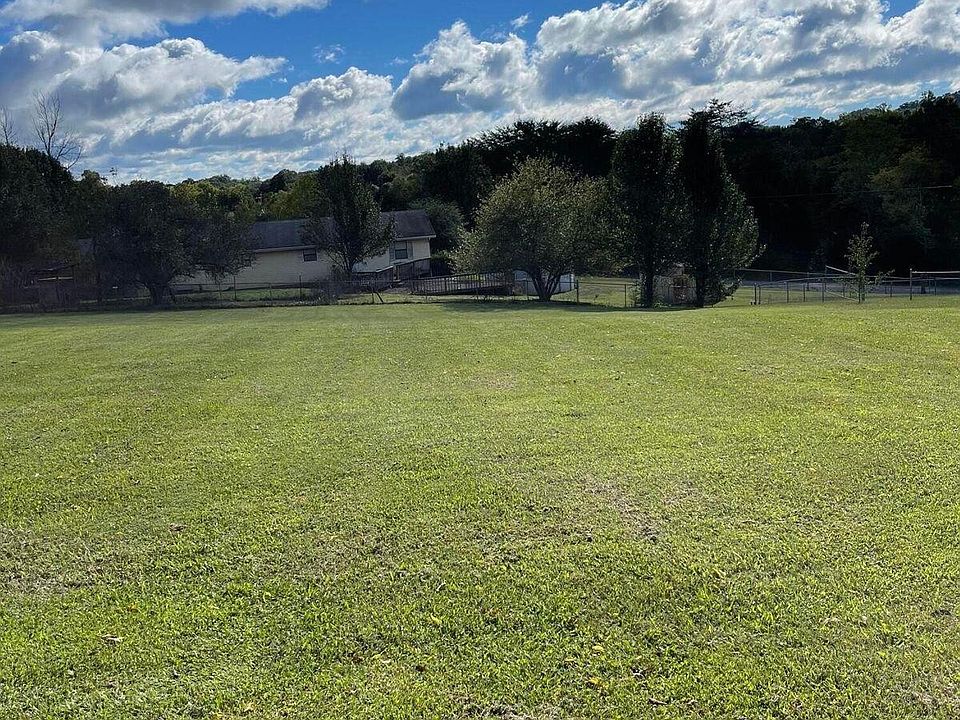 2nd image of 13 Lakeview Estates Rd Lot 13