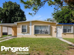 915 W Ilex Dr, Lake Park, FL 33403