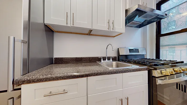 Rented by Bond New York | media 24