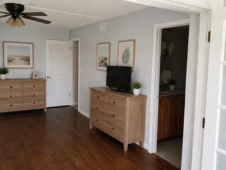 4600 Cove Cir #703 — Photo 10