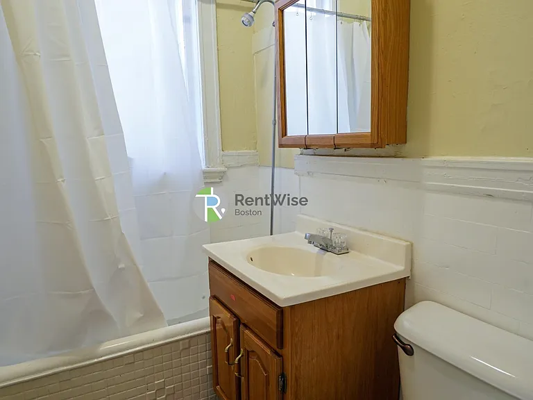 37 Woodstock Ave #1 — Photo 12
