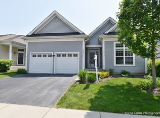 3881 Valhalla Dr, Elgin, IL 60124