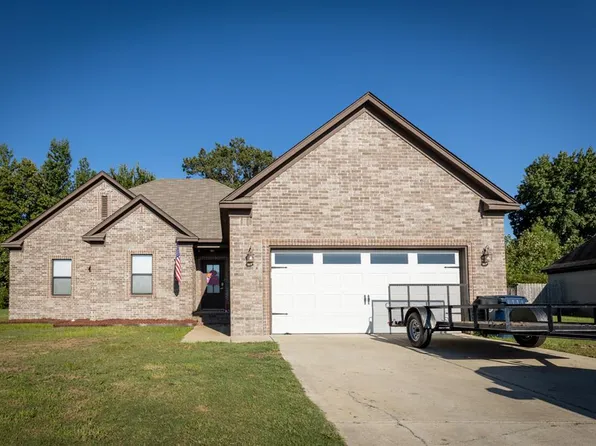 892 Bayou Vista Dr, Marion, AR 72364