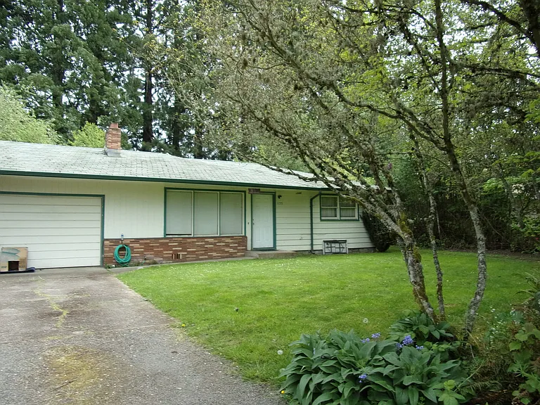 186-03 - Stamm Place Duplex — Photo 1