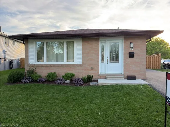 47 Odessa St, Hamilton, ON L8J 1A3