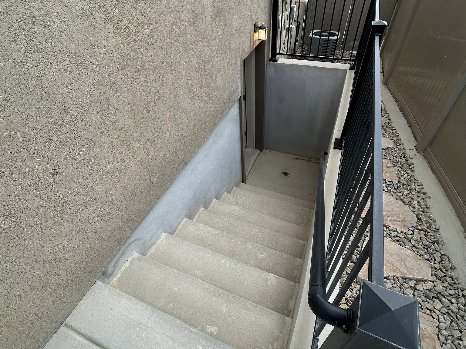 618 W Regent Garden Ln — Photo 4