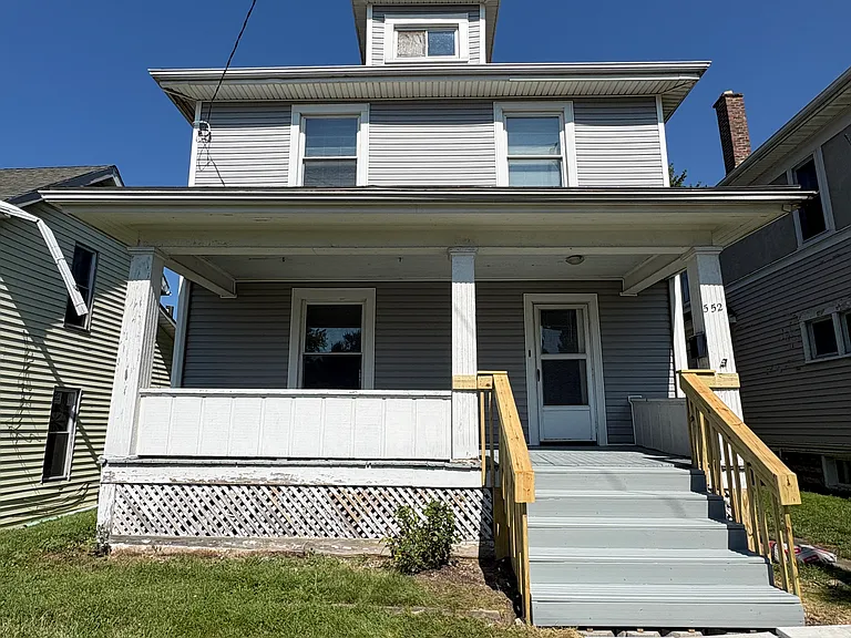 552 N Prospect St — Photo 1