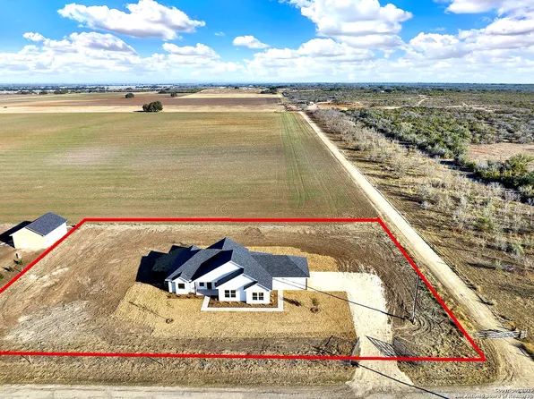 223 county road 4201, Dhanis, TX 78850