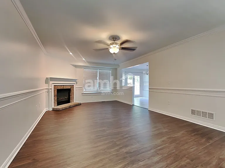 2113 Lynwood Pl — Photo 7