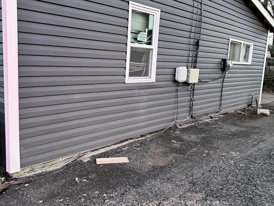2nd image of 513 Foster Branch Rd