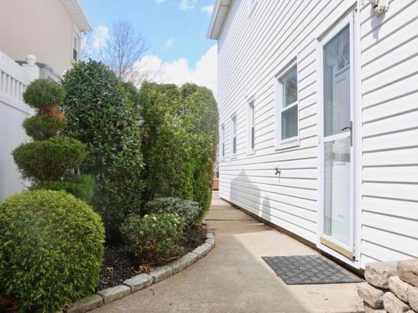 404 Woolley Ave Floor 1