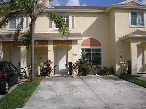 2nd image of 4767 SW 14th Ct