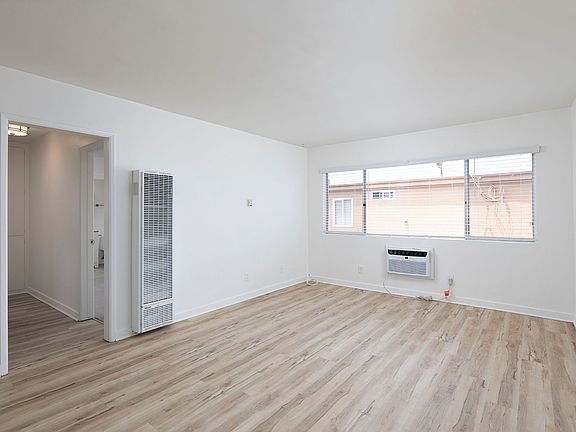 3rd image of 4172 Mississippi St APT 5