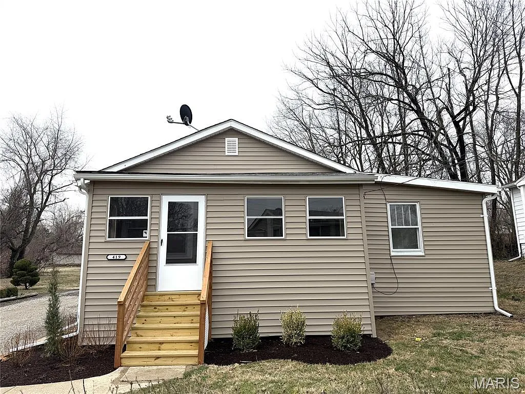 419 S 8th St photo 1