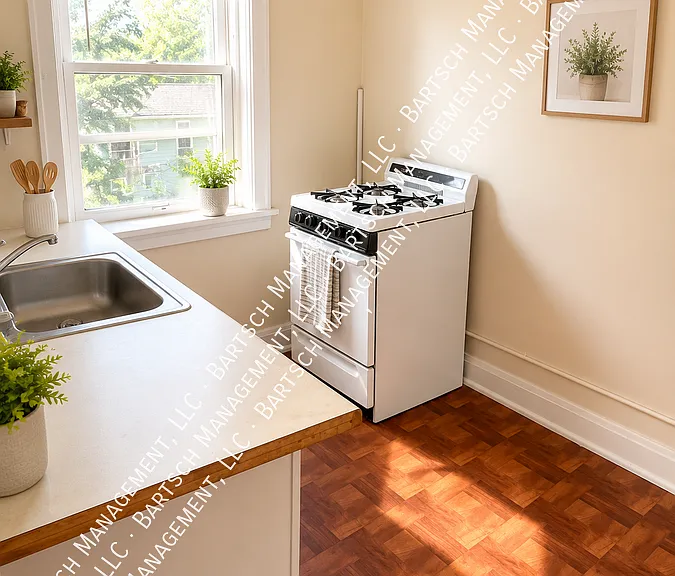 5511 W Martin Dr #8 — Photo 2