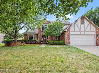 29681 English Way, Novi, MI 48377