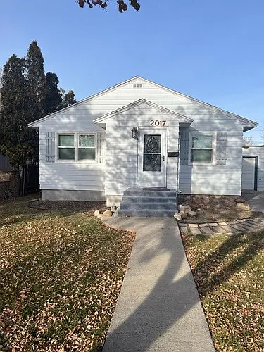 2017 5th Ave N Photo 1