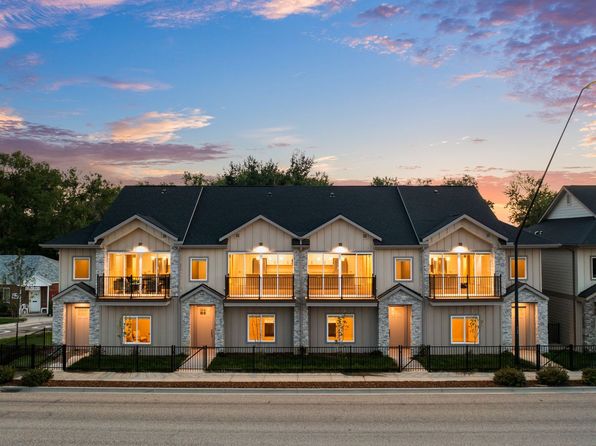 2213 S Federal Way