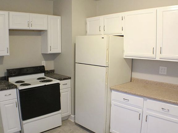 3rd image of 5342 Park Ave APT 2