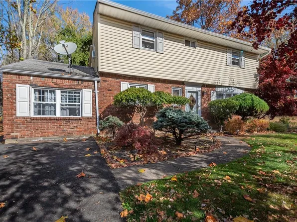 5 Greenridge Way, Spring Valley, NY 10977